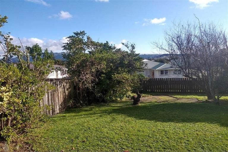 Photo of property in 73 Arahura Crescent, Waitangirua, Porirua, 5024