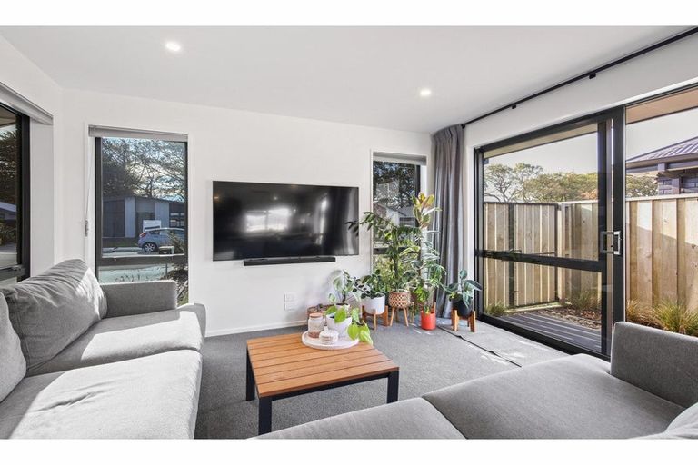 Photo of property in 10 Crossley Avenue, Woodend, 7610