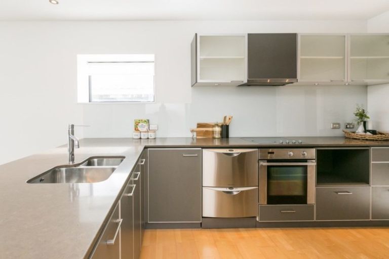 Photo of property in 201/7 Humber Street, Pandora, Napier, 4110