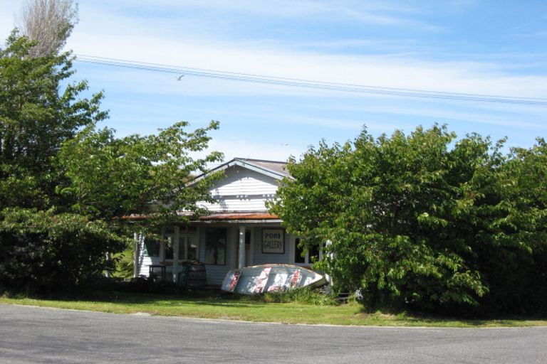 Photo of property in 1 Russell Street, Westport, 7825