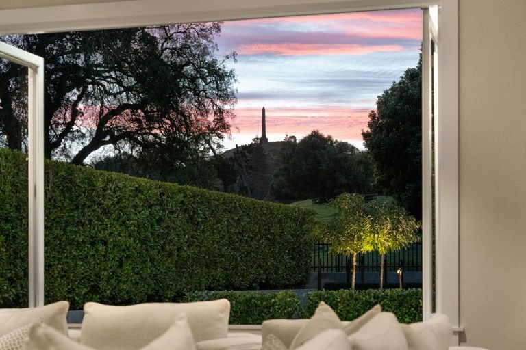 Photo of property in 39 Maungakiekie Avenue, Greenlane, Auckland, 1051