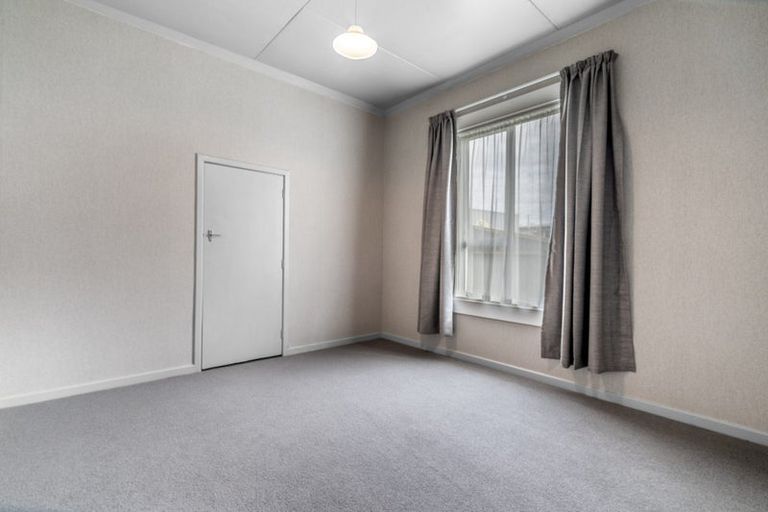 Photo of property in 17 Collingwood Street, Strathern, Invercargill, 9812