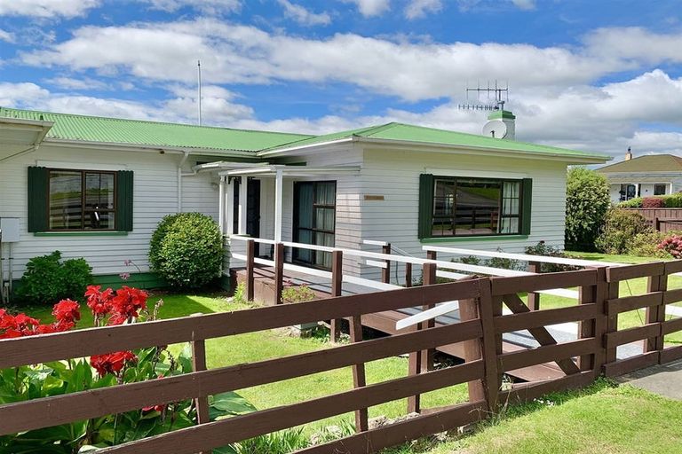 Photo of property in 16 Wallace Road, Waipukurau, 4200