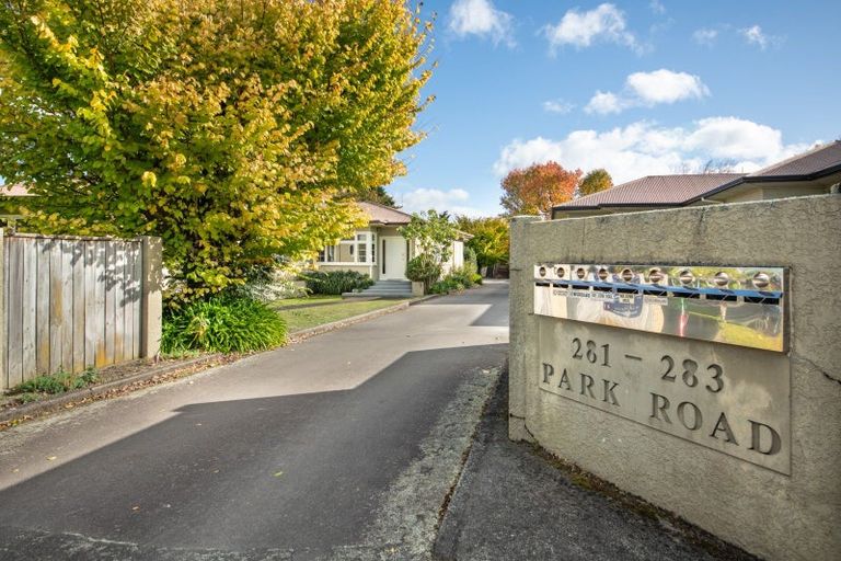 Photo of property in 2/281 Park Road, Hokowhitu, Palmerston North, 4410