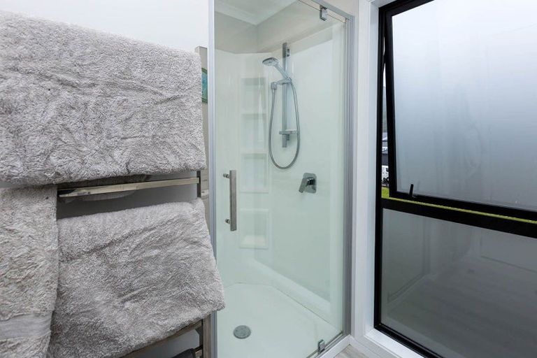 Photo of property in 8 Gloaming Lane, Wallaceville, Upper Hutt, 5018