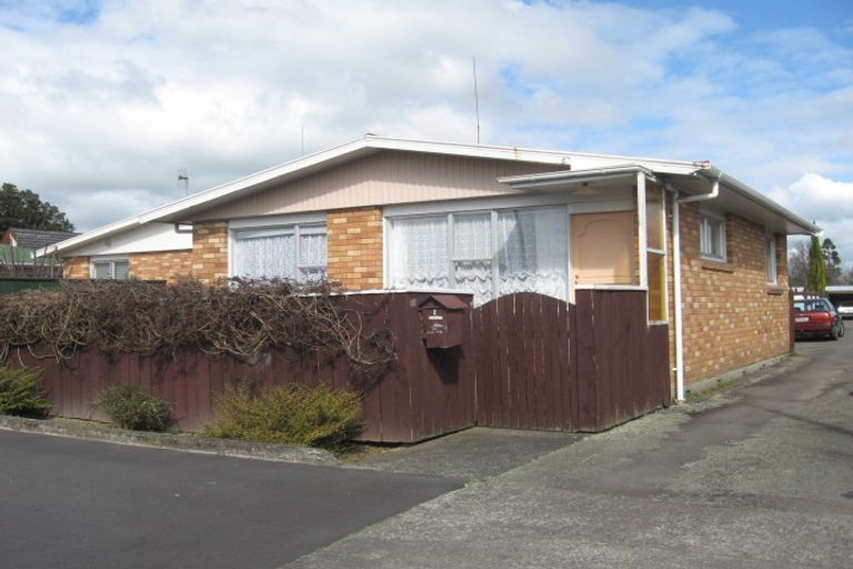 Photo of property in 2/84 Linton Street, West End, Palmerston North, 4410