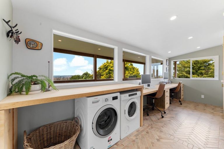 Photo of property in 236 Kiwitahi Road, Helensville, 0875