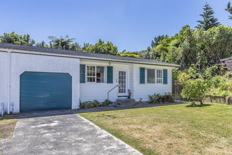 Photo of property in 105b Taylor Terrace, Tawa, Wellington, 5028