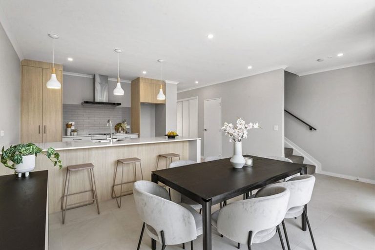 Photo of property in 34 Te Aniwaniwa Terrace, Albany, 0632