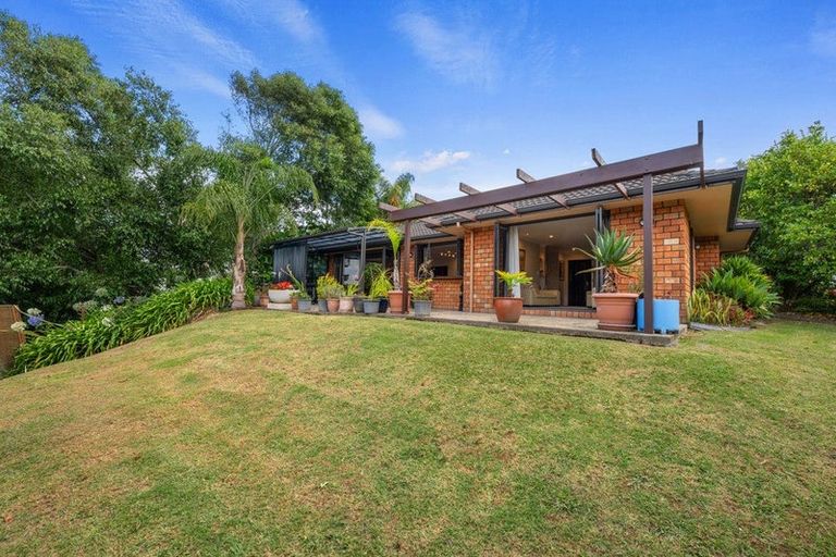 Photo of property in 59a Lonely Road, Fairview Heights, Auckland, 0632