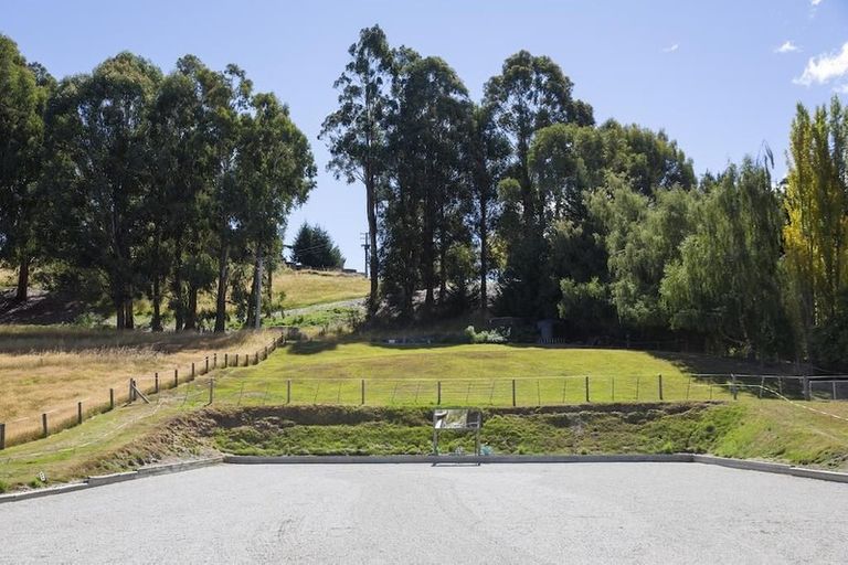 Photo of property in 34 Mountain View Road, Dalefield, Queenstown, 9371