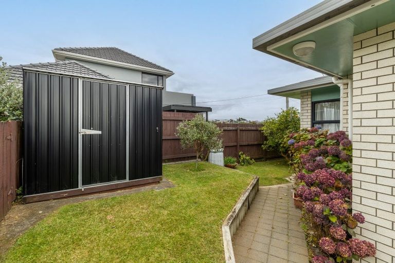 Photo of property in 47 Paynters Avenue, Strandon, New Plymouth, 4312