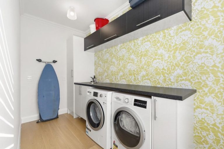 Photo of property in 12 Trelissick Crescent, Ngaio, Wellington, 6035