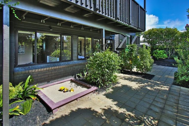 Photo of property in 5 St Michaels Avenue, Point Chevalier, Auckland, 1022