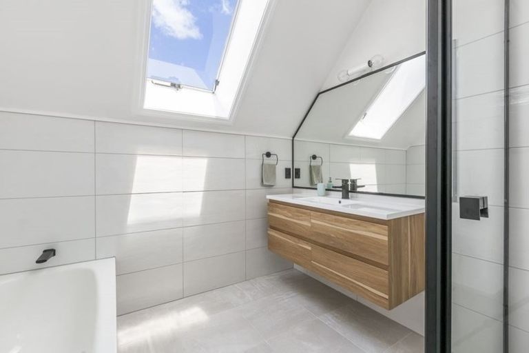 Photo of property in 21a Monyash Road, Manly, Whangaparaoa, 0930