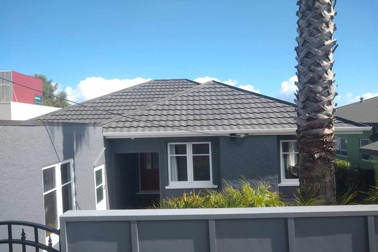 Photo of property in 206 Powderham Street, New Plymouth, 4310