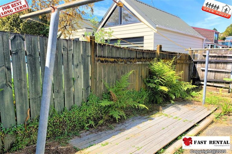 Photo of property in 2/1a Becroft Drive, Forrest Hill, Auckland, 0620