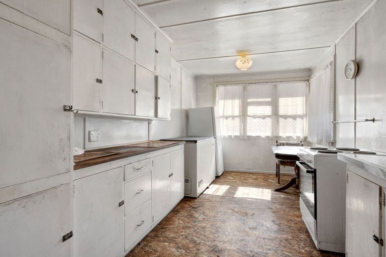 Photo of property in 172 Champion Street, Cannons Creek, Porirua, 5024