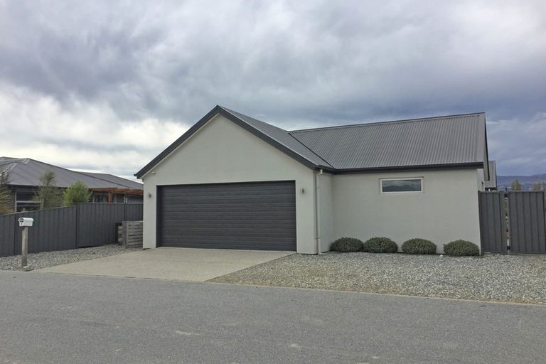 Photo of property in 9 Marbleleaf Lane, Albert Town, Wanaka, 9305