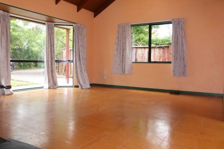 Photo of property in 64 Summerhill Drive, Fitzherbert, Palmerston North, 4410