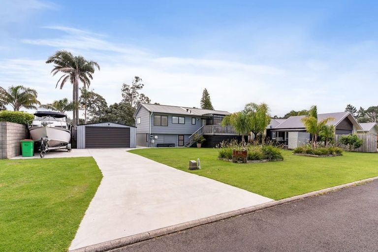 Photo of property in 65 Tangiteroria Lane, Pauanui, Hikuai, 3579
