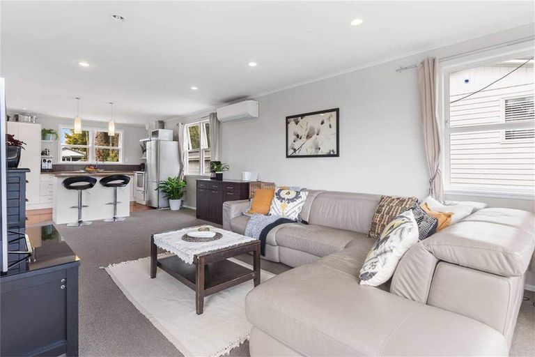 Photo of property in 253 Rangatira Road, Beach Haven, Auckland, 0626