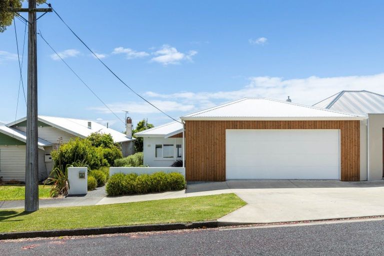 Photo of property in 125 Pendarves Street, New Plymouth, 4312