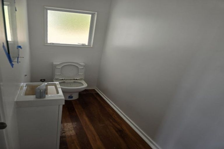 Photo of property in 10/199 Birdwood Road, Massey, Auckland, 0614