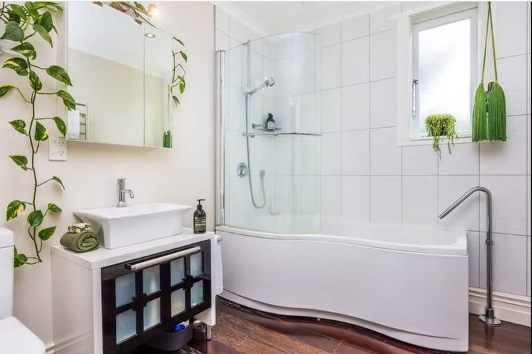 Photo of property in 22a Te Atatu Road, Te Atatu South, Auckland, 0610