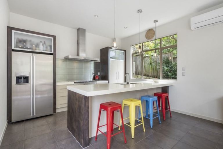 Photo of property in 68 Saddleback Rise, Murrays Bay, Auckland, 0630