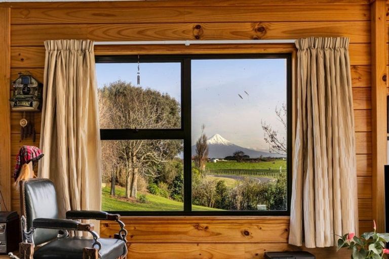 Photo of property in 516 Turuturu Road, Hawera, 4674