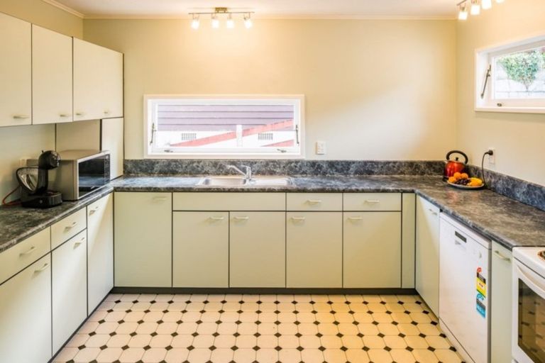 Photo of property in 11 Penryn Drive, Camborne, Porirua, 5026