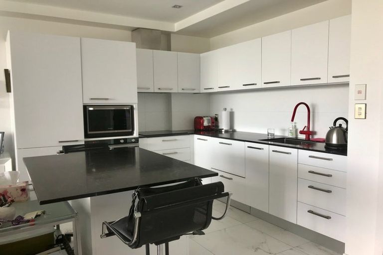 Photo of property in Maison Apartments, 404/16 Huron Street, Takapuna, Auckland, 0622