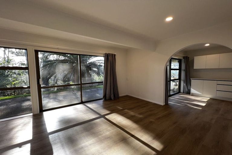 Photo of property in 4 Dalmeny Close, Murrays Bay, Auckland, 0630