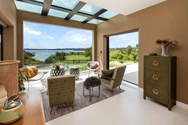 Photo of property in 26 Estuary Views, Shelly Park, Auckland, 2014