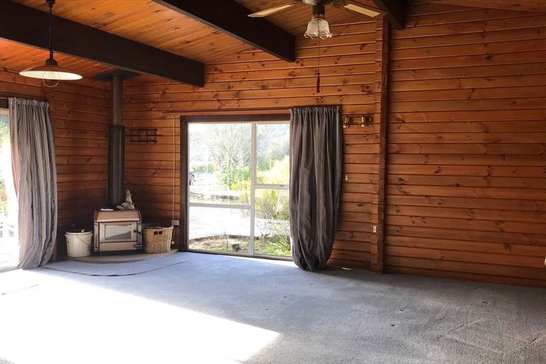 Photo of property in 29 Gibson Street, Ross, 7812