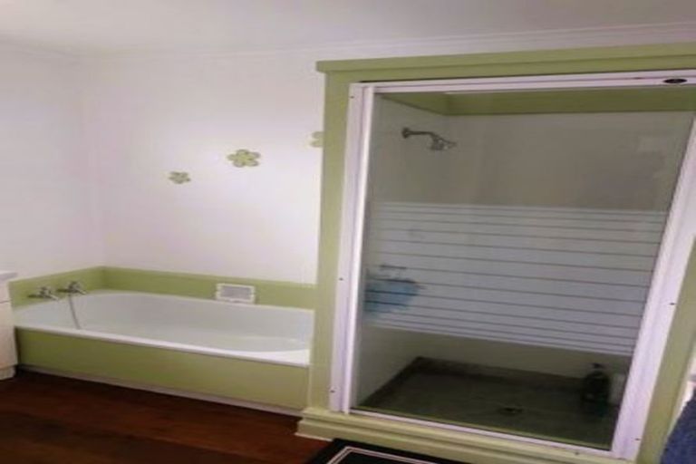 Photo of property in 4/162 Onewa Road, Northcote, Auckland, 0627