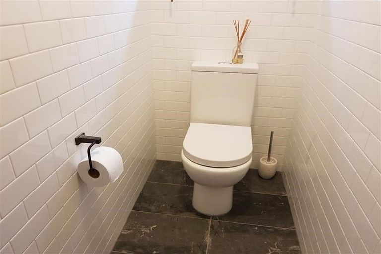 Photo of property in 1 Ti Nana Crescent, Henderson, Auckland, 0610