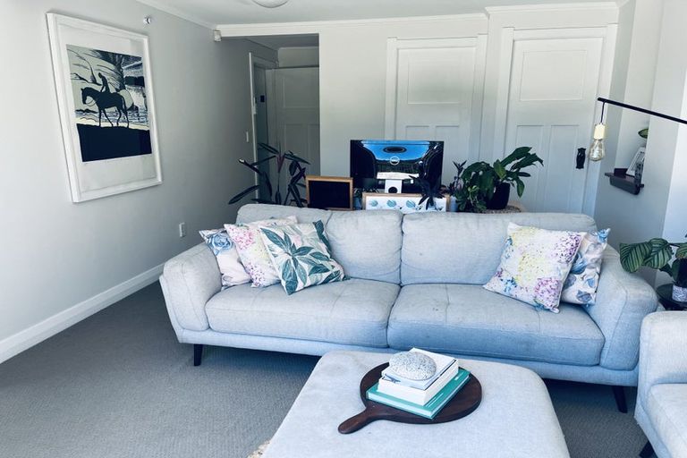 Photo of property in 30 Saint Michaels Crescent, Kelburn, Wellington, 6012