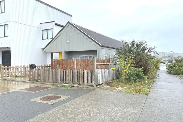 Photo of property in 2 Herekino Street, Westgate, Auckland, 0814