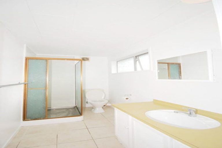 Photo of property in 14 Minaret Drive, Bucklands Beach, Auckland, 2014