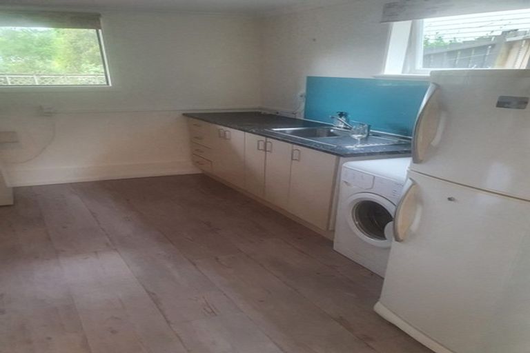 Photo of property in 102 Saddleback Rise, Murrays Bay, Auckland, 0630