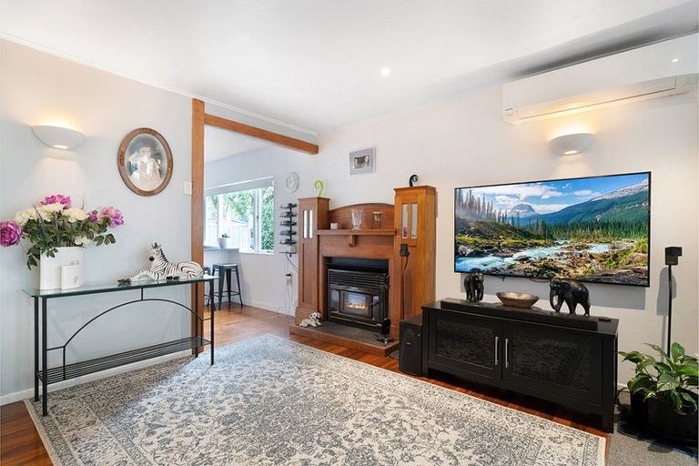 Photo of property in 2 Riserra Drive, Ranui, Auckland, 0612