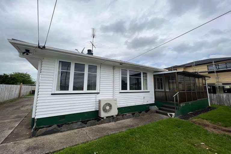 Photo of property in 25 Hill Crescent, Papakura, 2110