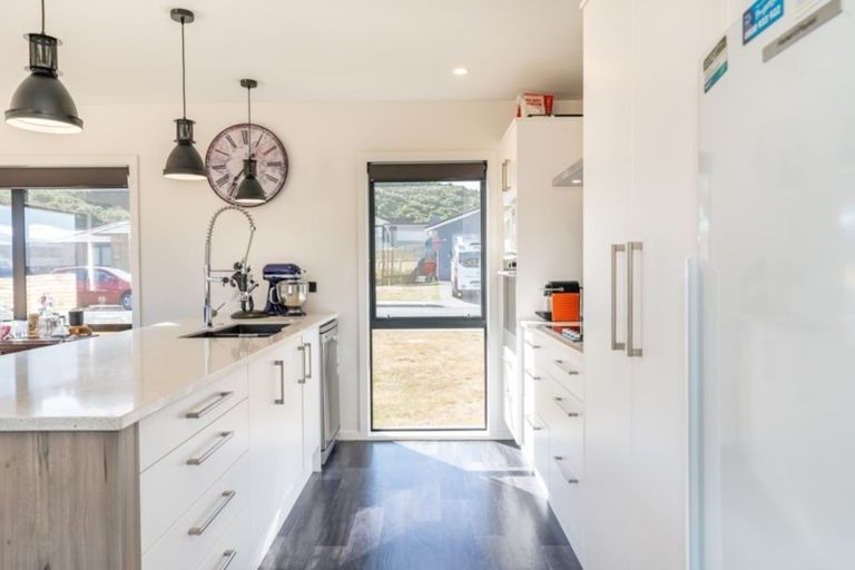 Photo of property in 100 Riverstone Drive, Riverstone Terraces, Upper Hutt, 5018