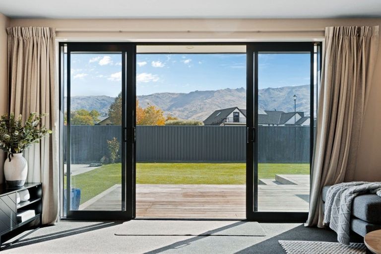 Photo of property in 30 Ethereal Crescent, Mount Pisa, Cromwell, 9383