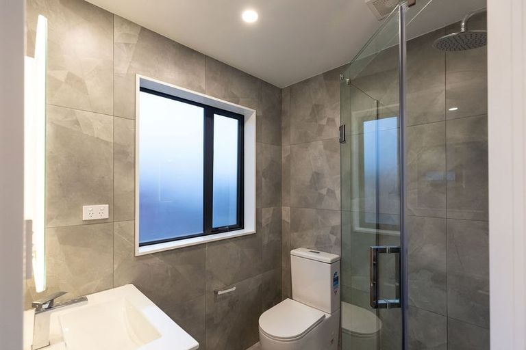 Photo of property in 57b Neil Avenue, Te Atatu Peninsula, Auckland, 0610