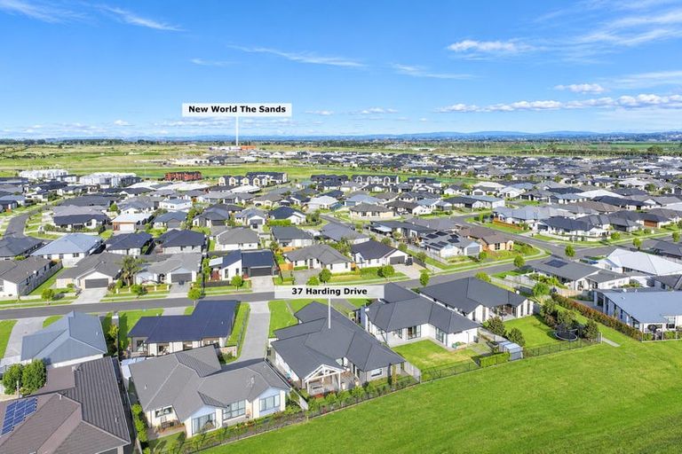 Photo of property in 37 Harding Drive, Papamoa Beach, Papamoa, 3118