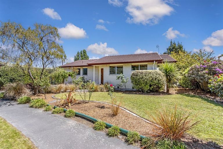 Photo of property in 30 Clivedon Place, Redwood, Christchurch, 8051