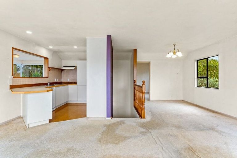 Photo of property in 3/14 Wernham Place, Northcote, Auckland, 0626